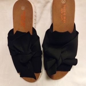 Bernie Mev Freesia Sandal- Black